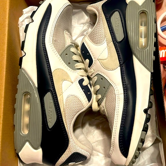 Selling these air max 90